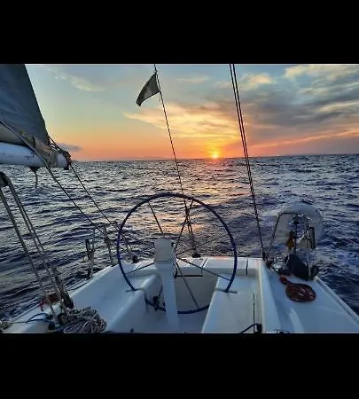 Barca A Vela Portoferraio